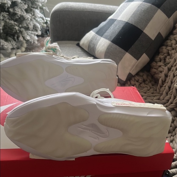 Nike Womens Size 8 Fontanka Edge shoes. Never been worn. - Picture 3 of 6